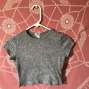 Cropped grey t-shirt